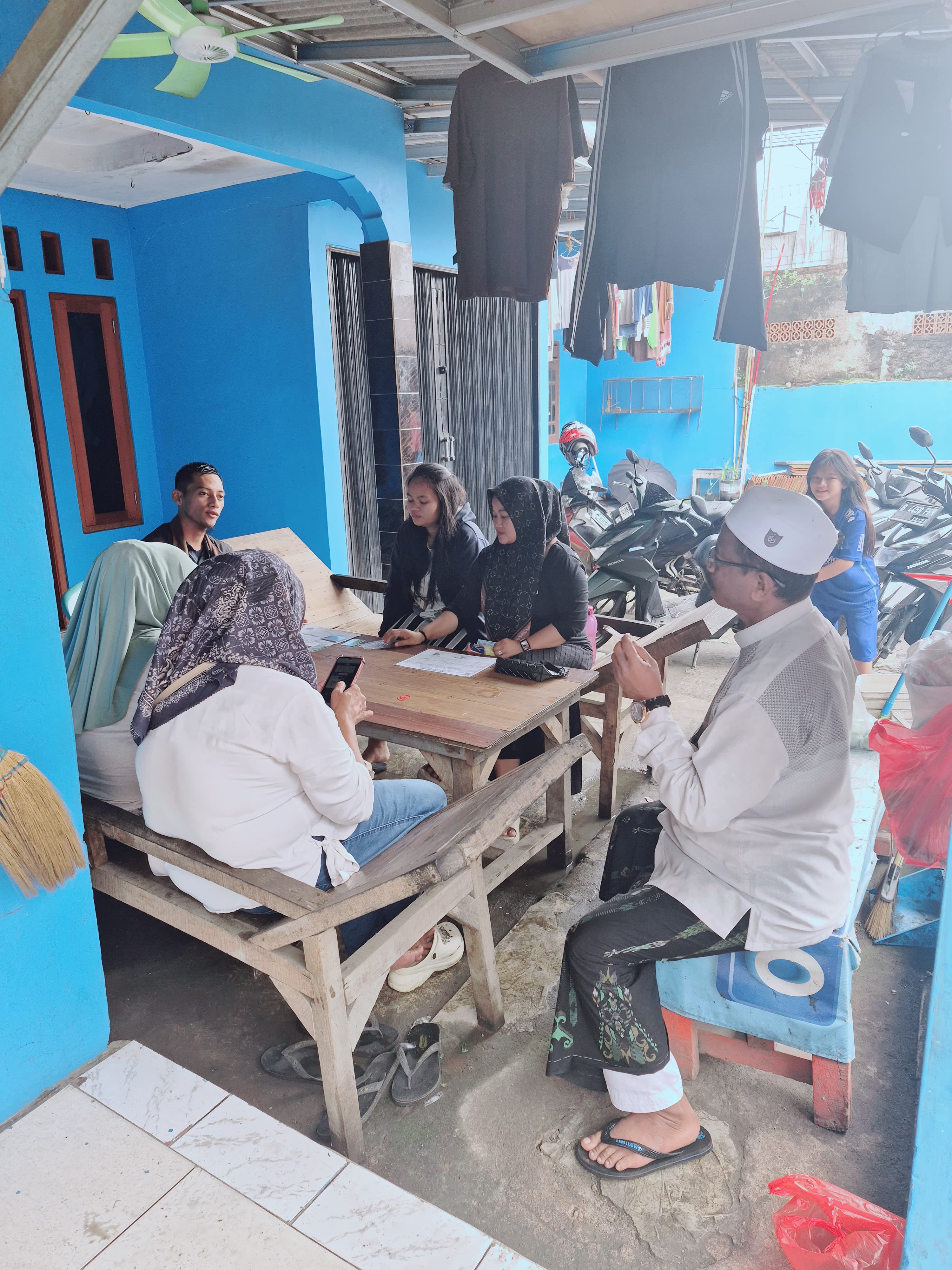 Sosialisasi & Edukasi Warga Kampung Cijingga